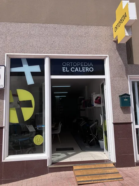 Fachada de Ortopedia El Calero, tienda física de ortopedia en el barrio de El Calero, Telde